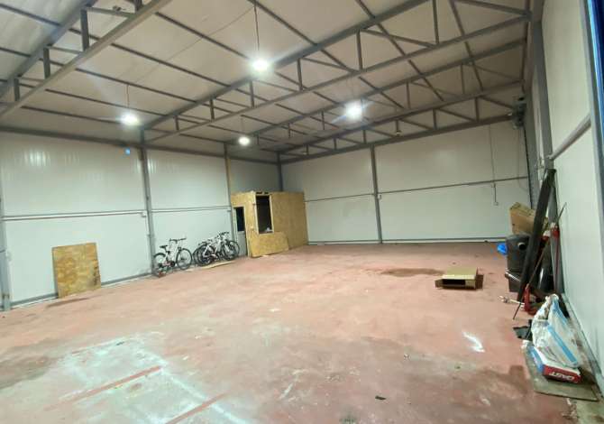 Business Property for Rent 4+1 in Tirana - 50,000 Leke