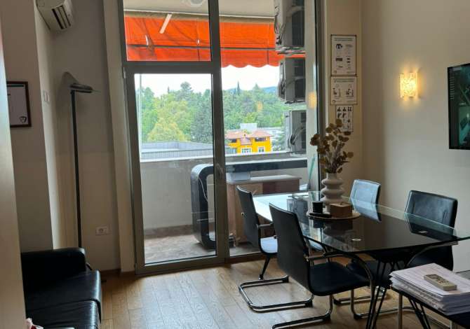 Ambient biznesi me qera 3+1 ne Tirane - 1,550 Euro