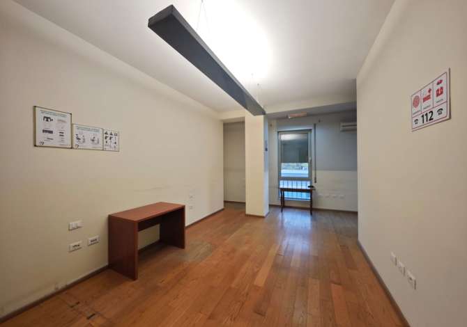 Ambient biznesi me qera 3+1 ne Tirane - 1,800 Euro