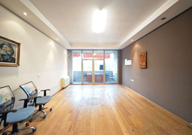 Ambient biznesi me qera 3+1 ne Tirane - 1,800 Euro