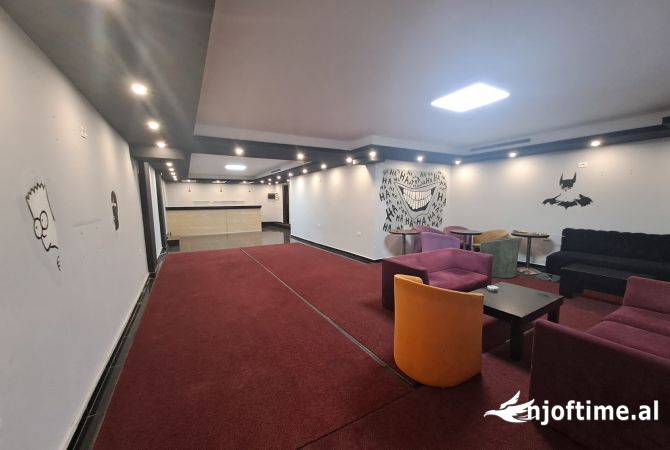 Ambient biznesi me qera 2+1 ne Tirane - 800 Euro