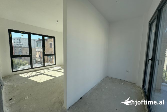Shtepi ne shitje 3+1 ne Tirane - 270,000 Euro