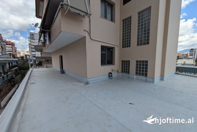 Ambient biznesi me qera 1+1 ne Tirane - 1,500 Euro