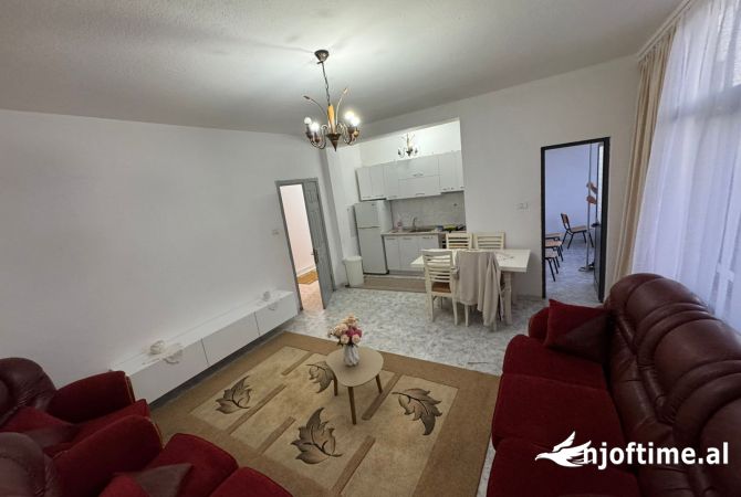 Shtepi me qera 2+1 ne Tirane - 580 Euro