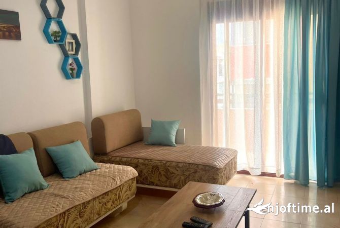 Shtepi me qera 1+1 ne Durres - 200,000 Leke