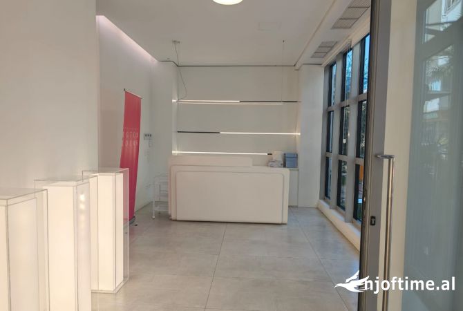 Ambient biznesi me qera 3+1 ne Tirane - 3,580 Euro