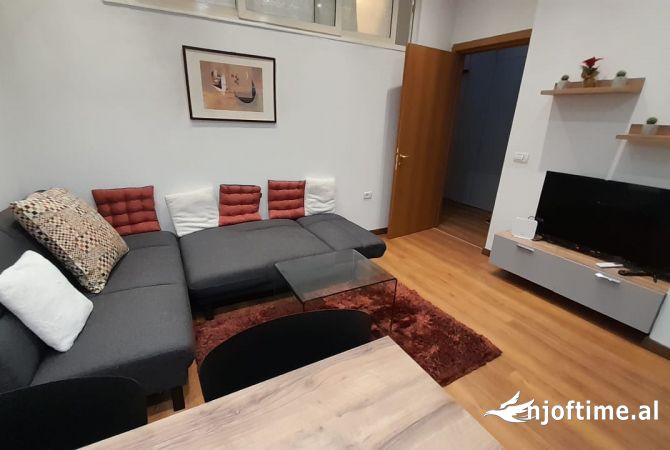 Shtepi me qera 1+1 ne Tirane - 590 Euro