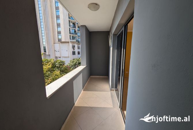 Ambient biznesi me qera 3+1 ne Tirane - 1,800 Euro