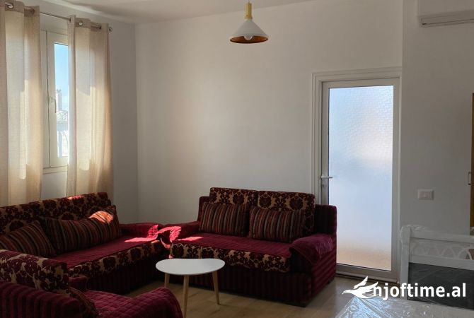Shtepi me qera 1+1 ne Tirane - 520 Euro