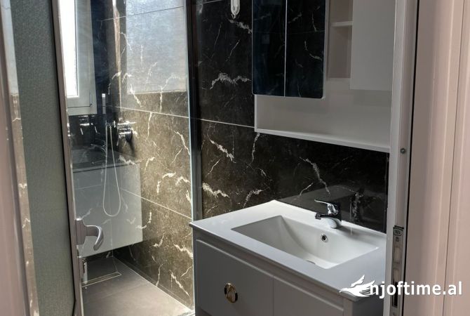Shtepi me qera Apartament ne Tirane, 1+1, Mobilimi E mobiluar, Pagesa 520  Euro.