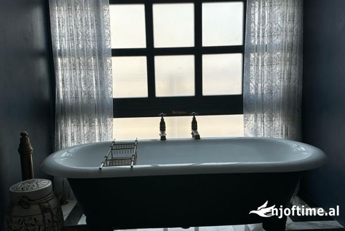 Shtepi me qera Apartament ne Tirane, 1+1, Mobilimi E mobiluar, Pagesa 2,000  Euro.