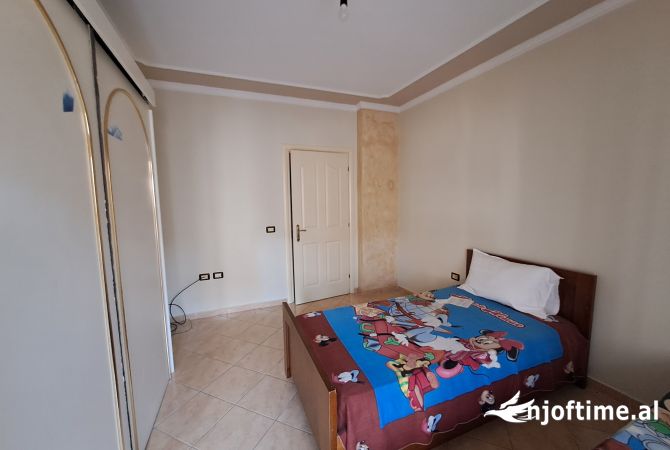 Shtepi me qera 2+1 ne Tirane - 400 Euro