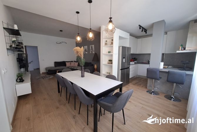 Shtepi me qera 3+1 ne Tirane - 1,000 Euro