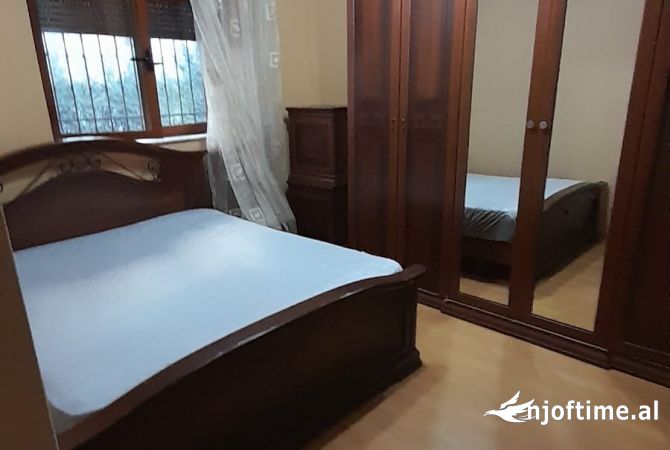 Shtepi me qera 2+1 ne Tirane - 550 Euro