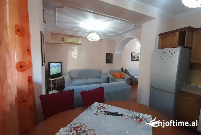 Shtepi me qera 2+1 ne Tirane - 550 Euro
