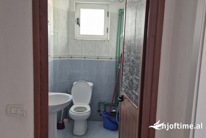 Shtepi me qera 2+1 ne Tirane - 400 Euro