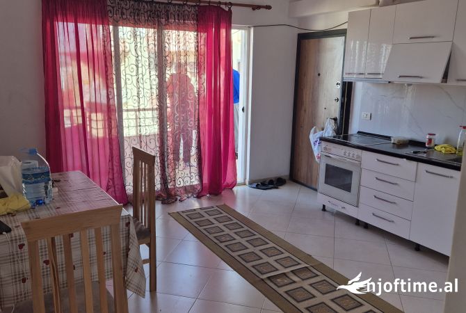 Shtepi me qera 2+1 ne Tirane - 400 Euro