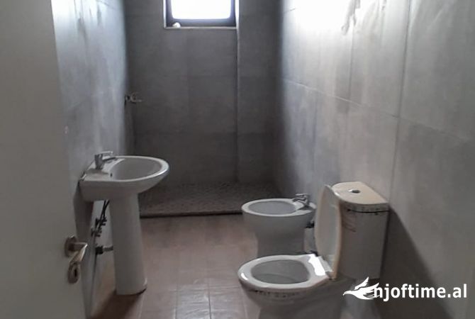 Shtepi ne shitje 2+1 ne Tirane - 150,000 Euro