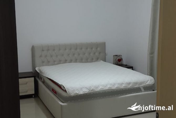 Shtepi me qera 2+1 ne Tirane - 400 Euro