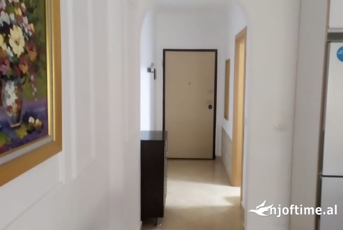 Shtepi me qera Apartament ne Tirane, 1+1, Mobilimi E mobiluar, Pagesa 600  Euro.