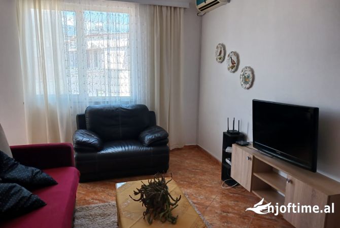 Shtepi me qera 1+1 ne Tirane - 300 Euro