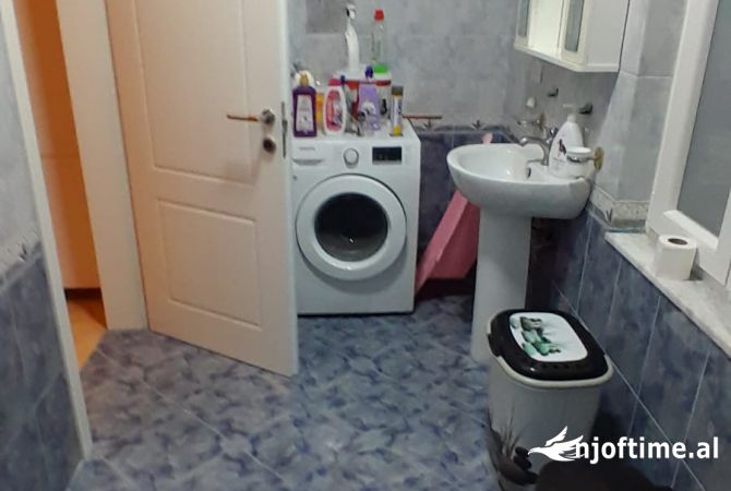 Shtepi me qera 2+1 ne Tirane - 550 Euro