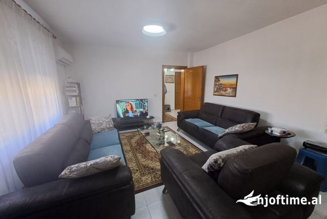 Shtepi me qera 1+1 ne Tirane - 450 Euro