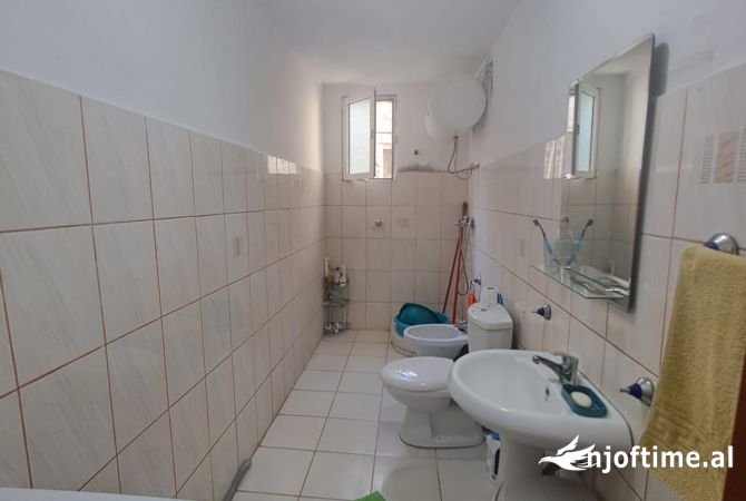 Shtepi me qera Apartament ne Tirane, 1+1, Mobilimi E mobiluar, Pagesa 450  Euro.