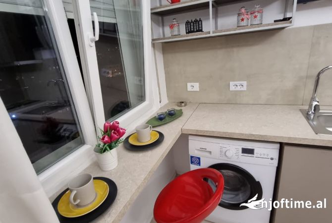 Shtepi me qera Apartament ne Tirane, 1+1, Mobilimi E mobiluar, Pagesa 500  Euro.