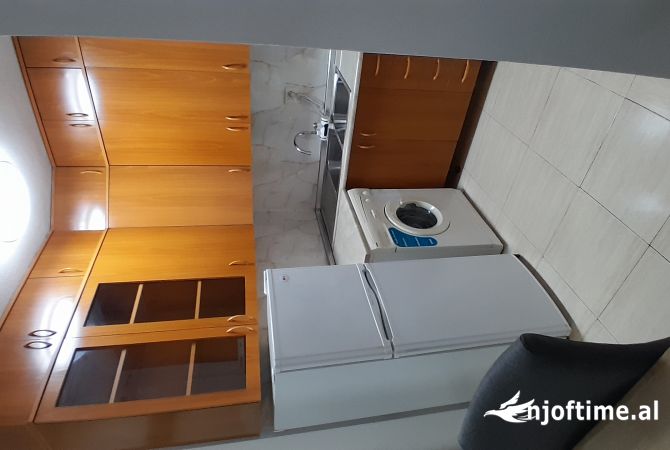 Shtepi me qera Apartament ne Tirane, 1+1, Mobilimi E mobiluar, Pagesa 650  Euro.