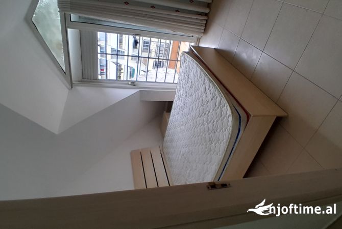 Shtepi me qera Apartament ne Tirane, 1+1, Mobilimi E mobiluar, Pagesa 300  Euro.