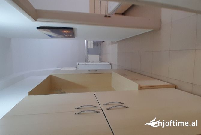 Shtepi me qera 1+1 ne Tirane - 300 Euro