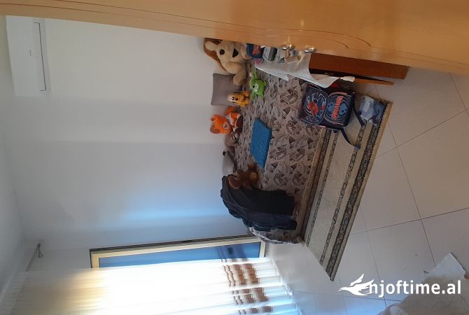 Shtepi me qera Apartament ne Tirane, 3+1, Mobilimi E mobiluar, Pagesa 500  Euro.