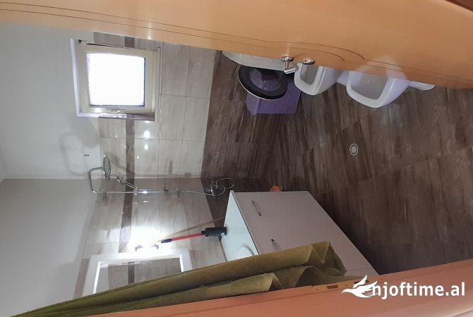 Shtepi me qera Apartament ne Tirane, 3+1, Mobilimi E mobiluar, Pagesa 500  Euro.