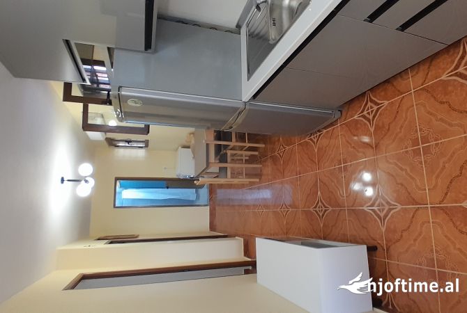 Shtepi me qera 2+1 ne Tirane - 400 Euro