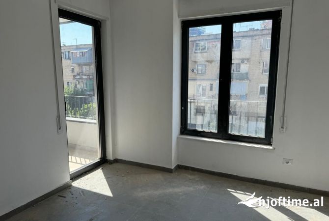 Shtepi me qera Apartament ne Tirane, 1+1, Mobilimi E mobiluar, Pagesa 450  Euro.