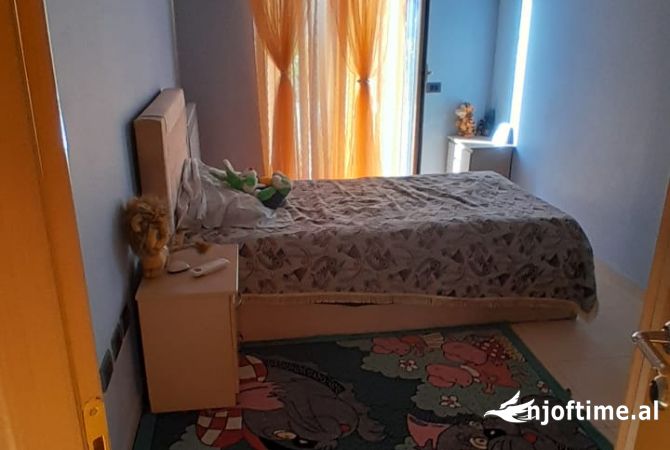 Shtepi me qera Apartament ne Tirane, 3+1, Mobilimi E mobiluar, Pagesa 500  Euro.