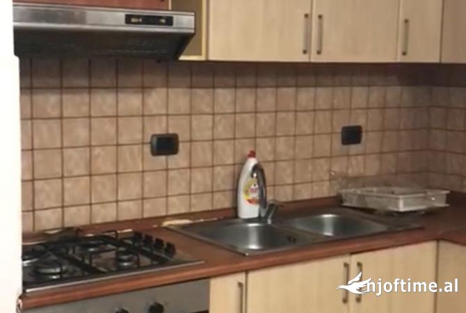 Shtepi me qera 2+1 ne Tirane - 400 Euro