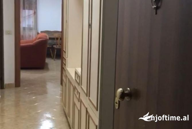Shtepi me qera 2+1 ne Tirane - 400 Euro