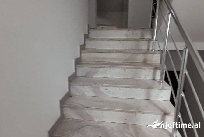 Shtepi ne shitje 1+1 ne Tirane - 85,000 Euro