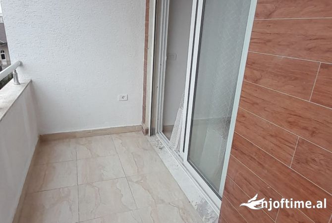 Shtepi ne shitje Apartament ne Tirane, 1+1, Mobilimi E mobiluar, Pagesa 85,000  Euro.