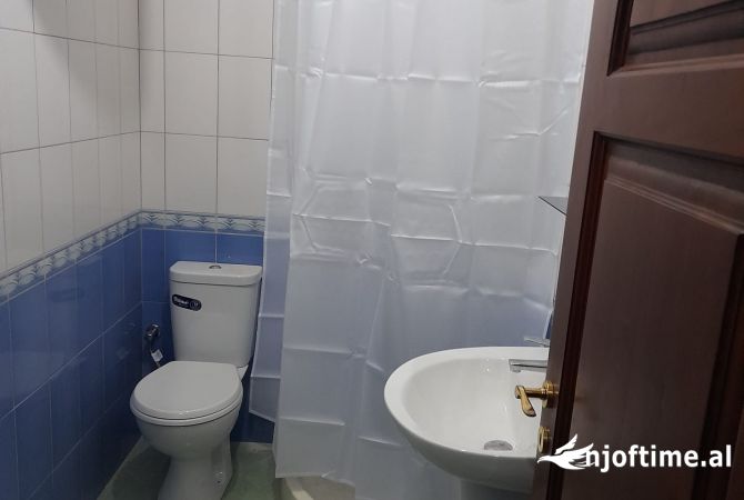 Shtepi me qera 1+1 ne Tirane - 35,000 Leke