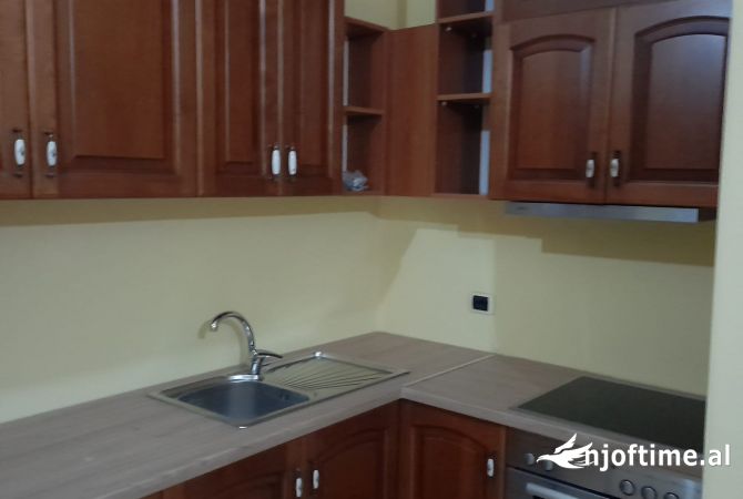 Shtepi me qera 1+1 ne Tirane - 35,000 Leke