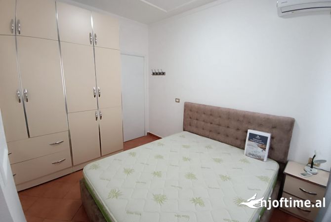 Shtepi me qera Apartament ne Tirane, 1+1, Mobilimi E mobiluar, Pagesa 500  Euro.