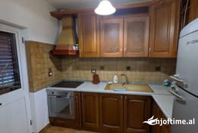 Shtepi me qera 3+1 ne Tirane - 450 Euro