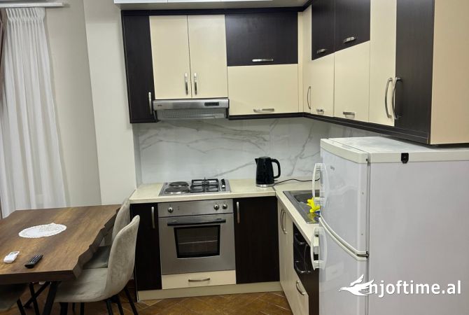 Shtepi me qera 2+1 ne Tirane - 480 Euro