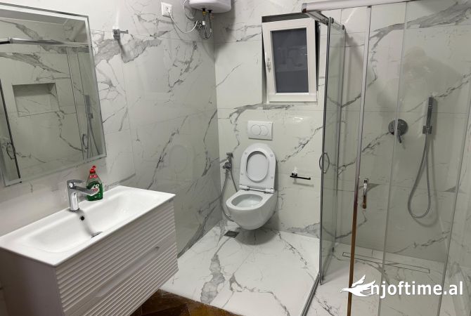 Shtepi me qera Apartament ne Tirane, 2+1, Mobilimi E mobiluar, Pagesa 480  Euro.