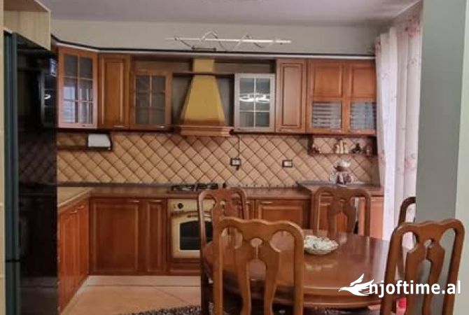 Shtepi me qera 1+1 ne Tirane - 450 Euro