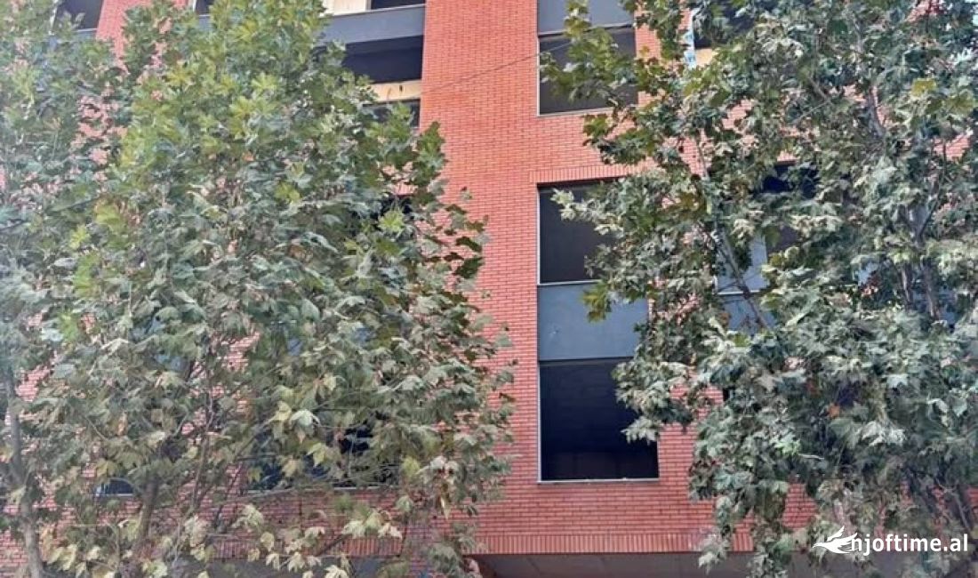 Shtepi ne shitje Apartament ne Tirane, 1+1, Mobilimi Bosh, pa mobiluar, Pagesa 74,000  Euro.