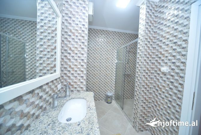 Shtepi me qera Apartament ne Tirane, 2+1, Mobilimi E mobiluar, Pagesa 1,100  Euro.